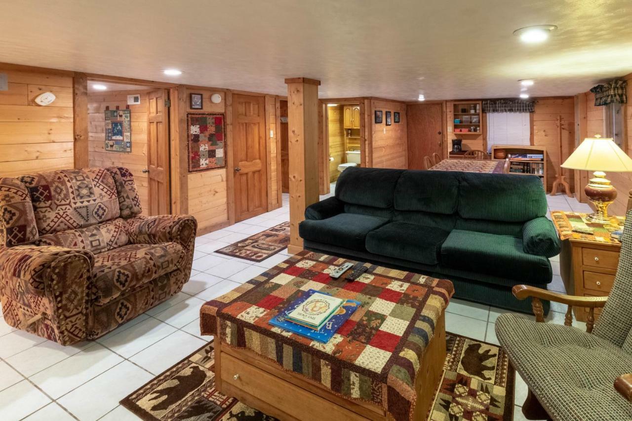 3 Bed 2 Bath Vacation Home In 布赖森城 外观 照片